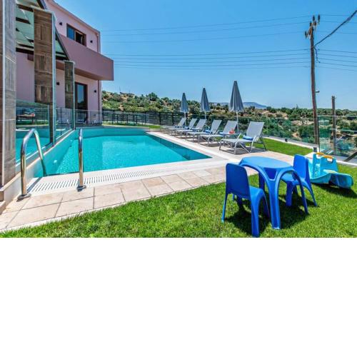Villa Anthi, a modern villa with salted water pool,hot tub & BBQ!