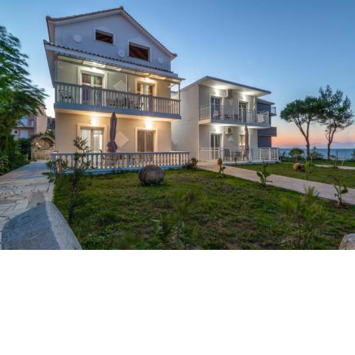Villa Antonis Beachfront deluxe apartments
