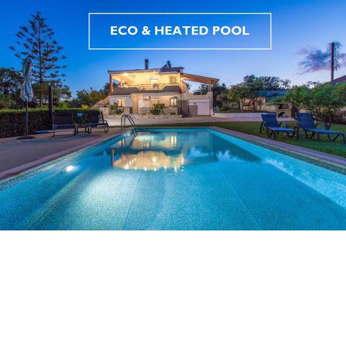 Villa Apella ✩ Private Yard & Pool ✩ 8 Guests