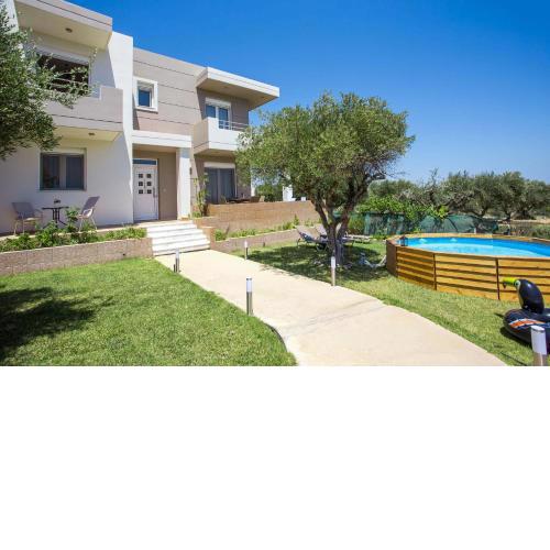 Villa Aphrodite with the garden and the pool