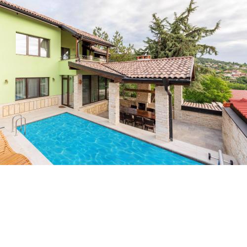 Villa Apple - 3 BR Luxury Villa with PRV pool & BBQ