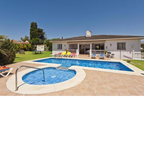 Villa Aran by Villa Plus
