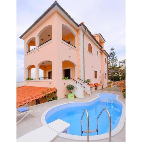 Villa Araucaria with Sea View