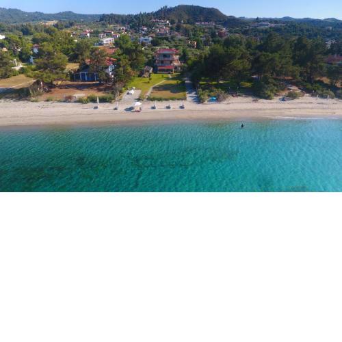 Villa Argo 3 - Beachfront, Big gardens, Location!