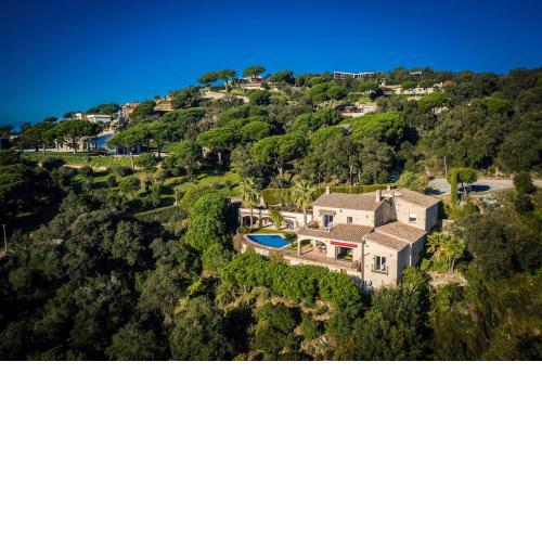 Villa Azucena with splendid swimming pool and seaview