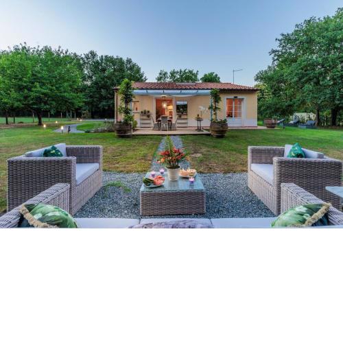 Villa Bassotta, a Charming Cottage