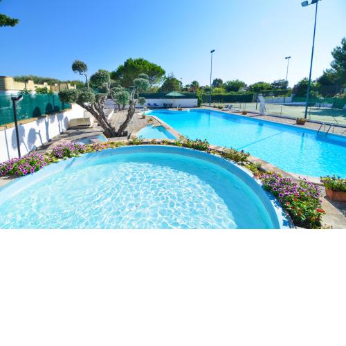 Villa Belen con piscina e campo da tennis