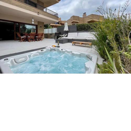 VILLA BELLA DONNA LUX ZONA RESIDENCIAL