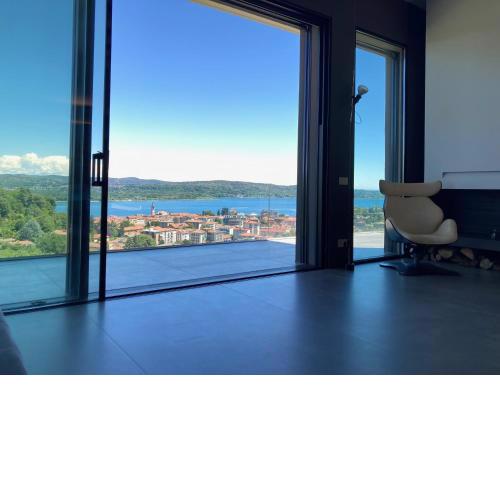 VILLA BELVEDERE_modern villa with lake view