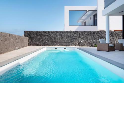 Villa Berniente - Modern 3 Bedroom Villa - Great Sea Views - Perfect for Families
