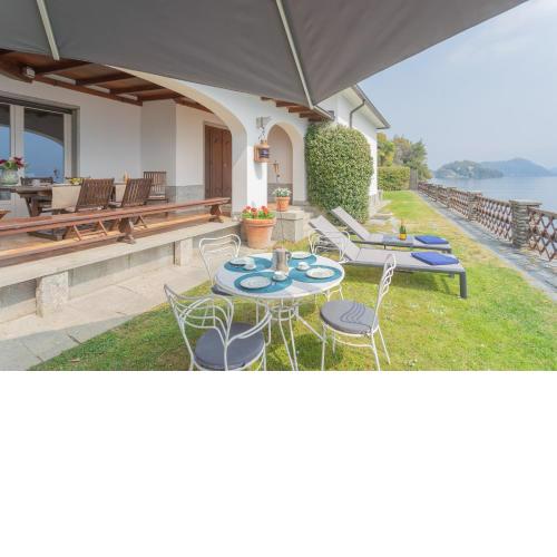 Villa Bianca - front Lake with private Dock by Rent All Como