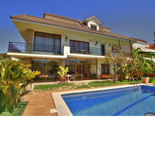 Villa Bigamendi by Hello Homes Sitges