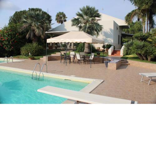 VILLA BLANC LUXURY