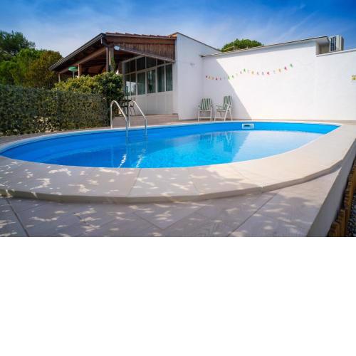 Villa Blanca - Villa intera con trullo e piscina