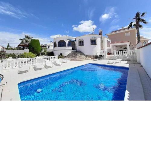 Villa Blanca Ciudad Quesada by Villas&You