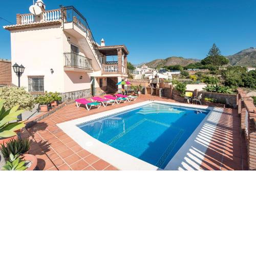 Villa Blancuzcal by Villa Plus