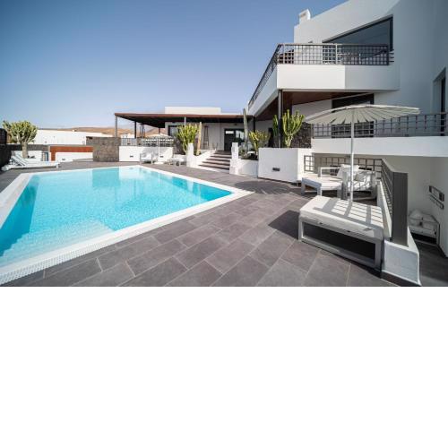 Villa Blasco by MZ Villas