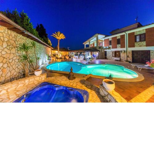 Villa Blondie con piscina a Castellammare del Golfo