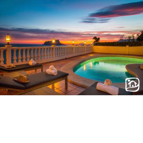Villa Blue Sea by Abahana Villas