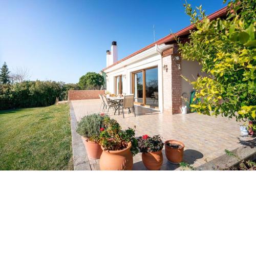 Villa Bougainvillea