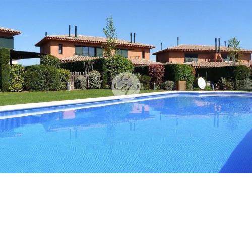 Villa Brenda Torremirona Resort