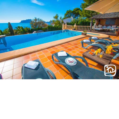 Villa Calma by Abahana Villas