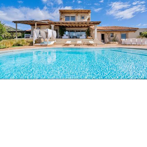 Villa Camelia - Luxury 6 bedroom with beautiful views