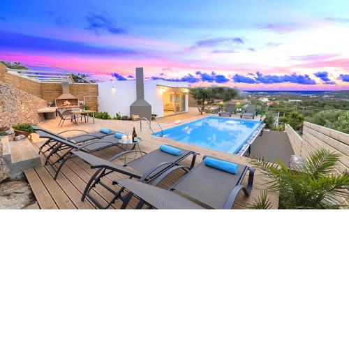 Villa Canes Heated Pool