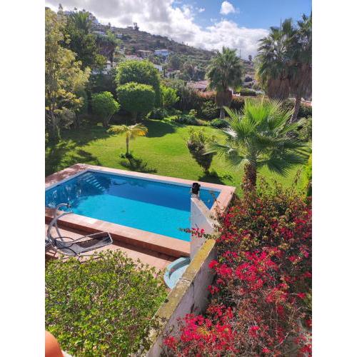 Villa Carioca - with private pool, marvelous garden and amazing ocean view