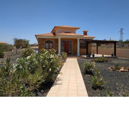 Villa Casa Del Sol 3 Bedroom Villa With Private Solar Covered 12m x 6m Pool Minimum Stay 7 Nights Chromecast And WiFi Throughout The Property