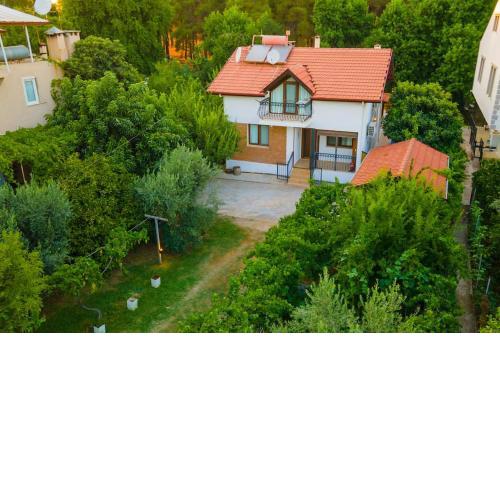 Villa Cessy - Orman ve nehir kenarında doğa ile iç içe bir tatil