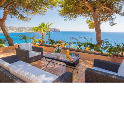 Villa Changrila by Abahana Villas
