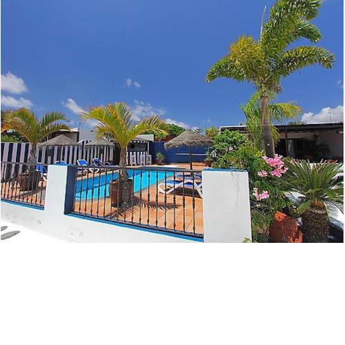 Villa CHAO private heated pool, garden, wifi, A/C