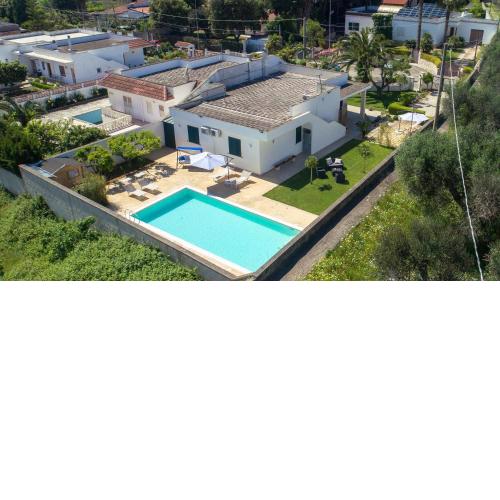 Villa Chiaraluna by BarbarHouse