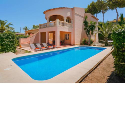 Villa Ciruela by Villa Plus