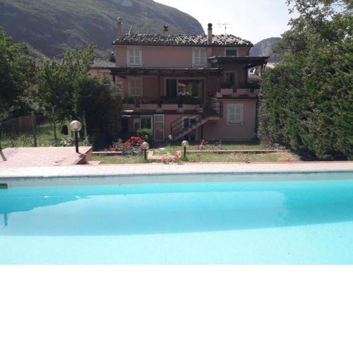 Villa Claudia indipendente con piscina ad uso esclusivo