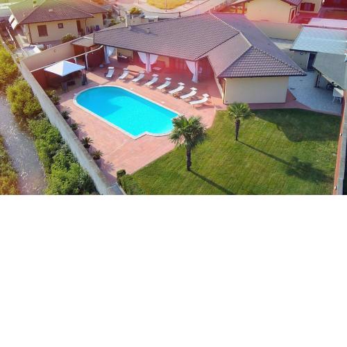 Villa Cometa