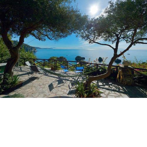 Villa con discesa a mare privata