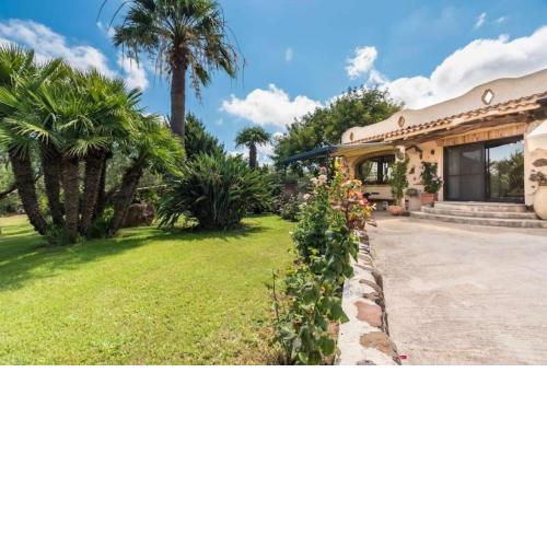villa con immenso giardino
