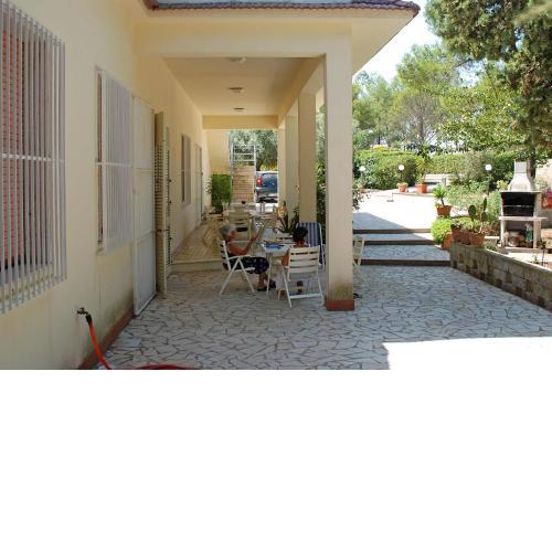 Villa con piscina e campo da tennis
