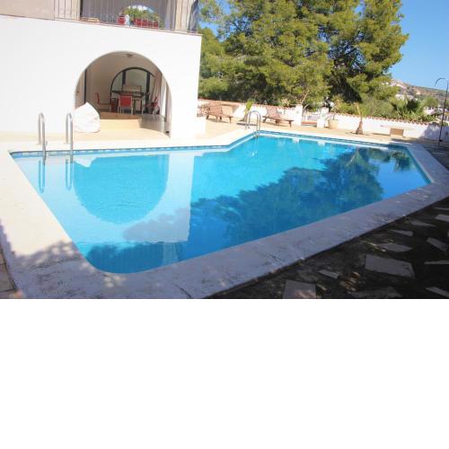 VILLA CON PISCINA PRIVADA Y BARBACOA Albert Villas