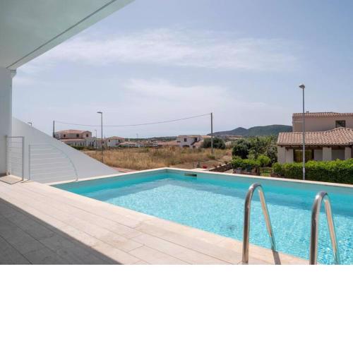 Villa con piscina privata BudoniAffitti