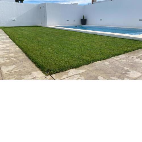 Villa con Piscina y Solarium