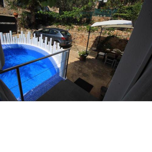VILLA CON PISCINA