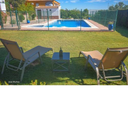 Villa Concha, casa de campo con piscina y chimenea para 8 personas