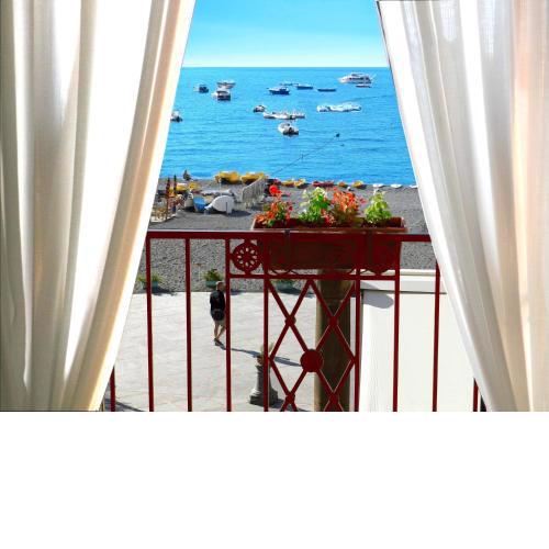 Villa Costanzo beach front