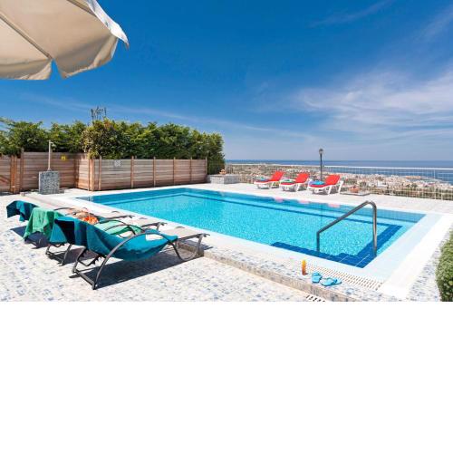 Villa Danae Red by Villa Plus