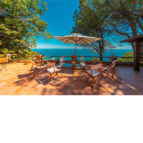 Villa dei Castagni con vista mare by Wonderful Italy