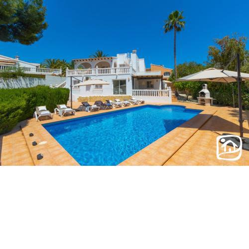 Villa Del Mar by Abahana Villas