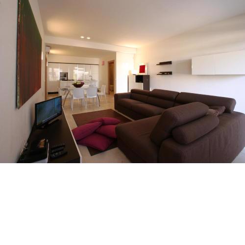 VILLA DELFINI 2-12 Pax